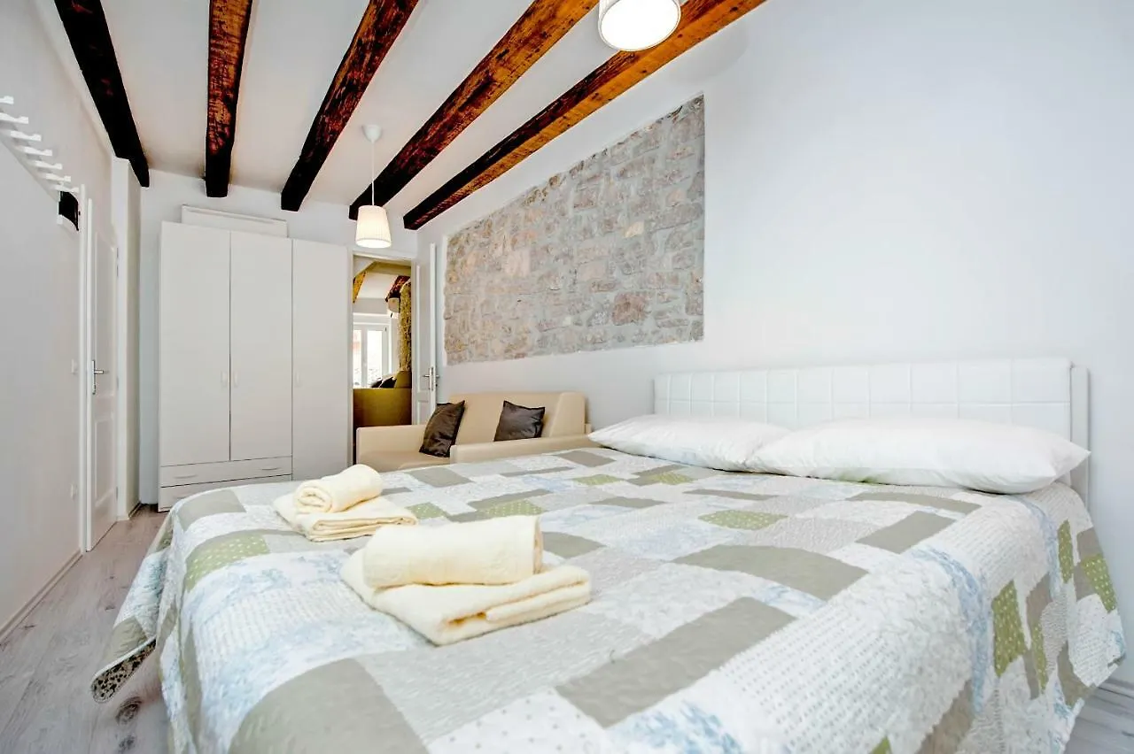 Apartment Ca' 1620 - Rosa Selvatica Rovinj