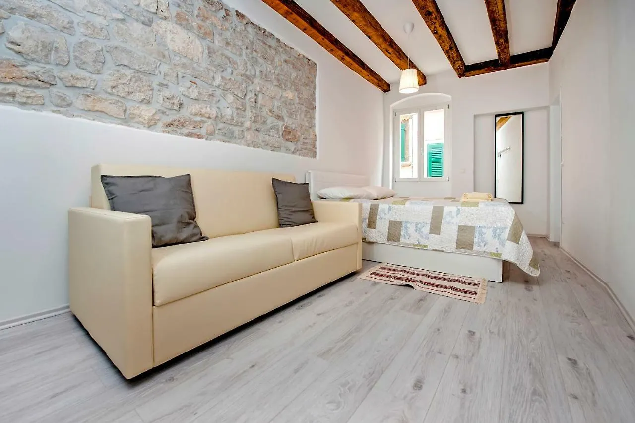 Apartment Ca' 1620 - Rosa Selvatica Rovinj Croácia