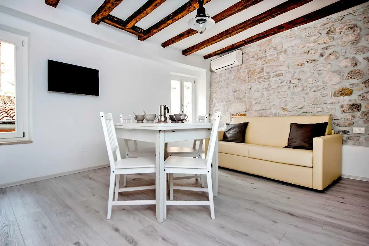 Apartment Ca' 1620 - Rosa Selvatica Rovinj